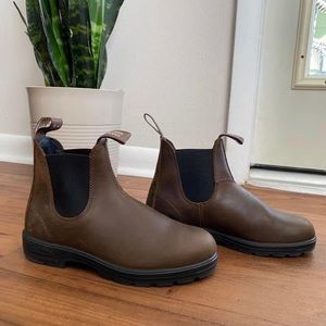 US Women’s 8 Blundstone Chelsea Boots